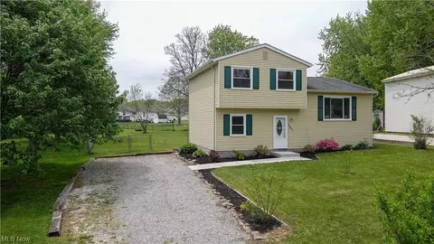 9017 Store Dr, Windham, OH 44288 photo 2