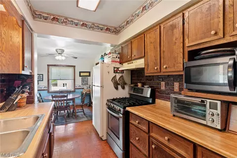 229 Marion Ave, Struthers, OH 44471 photo 13