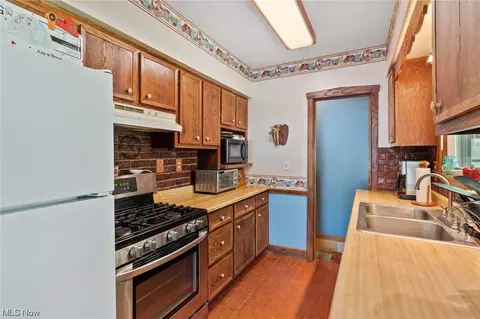 229 Marion Ave, Struthers, OH 44471 photo 11