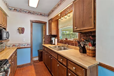 229 Marion Ave, Struthers, OH 44471 photo 12