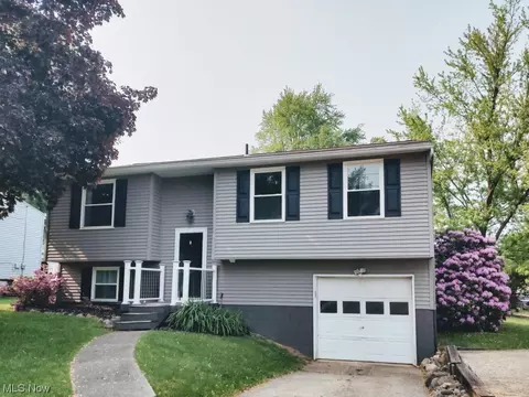 1272 Shadowlawn Dr, Ravenna, OH 44266