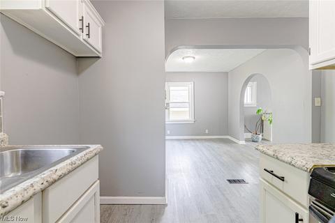 222 Longford Ave, Elyria, OH 44035 photo 9