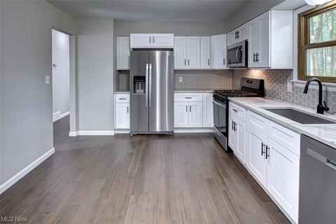 7404 Geauga St, Solon, OH 44139 photo 8