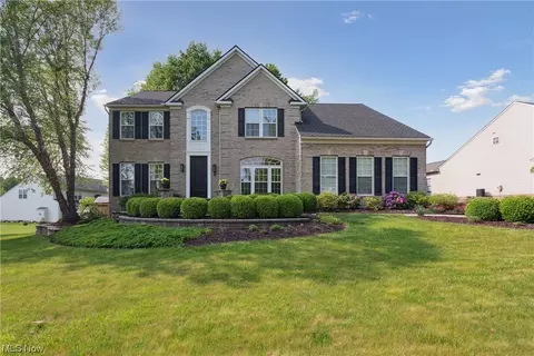 700 Chilham Cir, Uniontown, OH 44685
