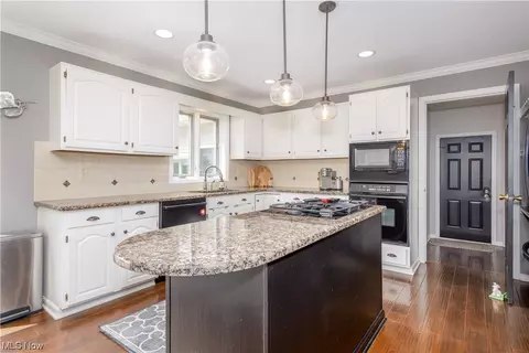 4526 Mark Trl, Copley, OH 44321 photo 8