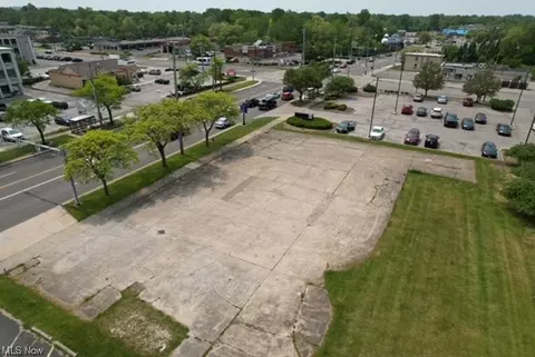 6324 Pearl Rd, Parma Heights, OH 44130