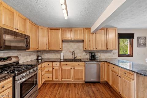 7635 Del Corso Ave, Canton, OH 44721 photo 5