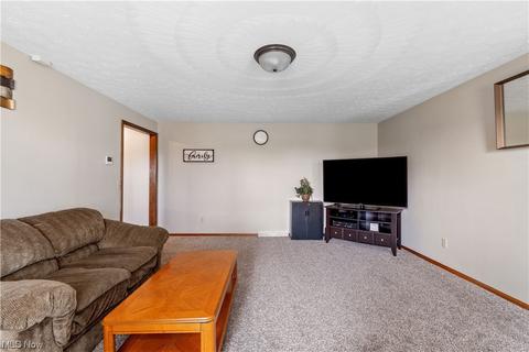 7635 Del Corso Ave, Canton, OH 44721 photo 13