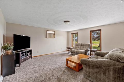 7635 Del Corso Ave, Canton, OH 44721 photo 11