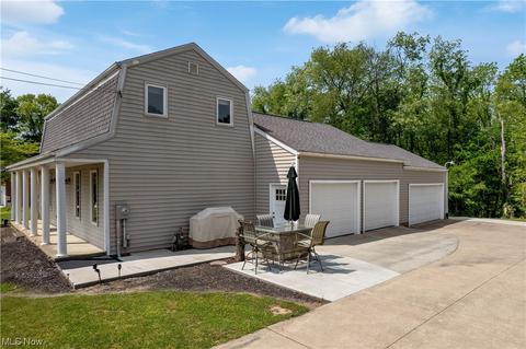7635 Del Corso Ave, Canton, OH 44721 photo 2