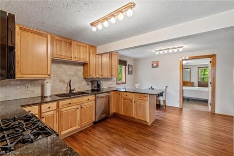 7635 Del Corso Ave, Canton, OH 44721 photo 9