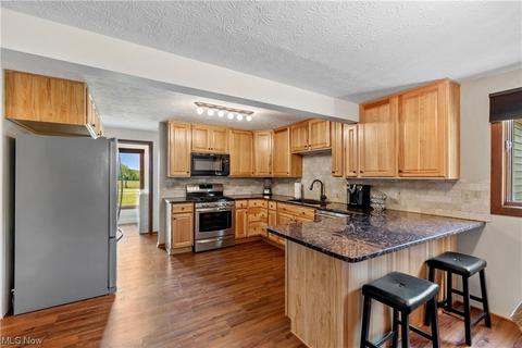 7635 Del Corso Ave, Canton, OH 44721 photo 8