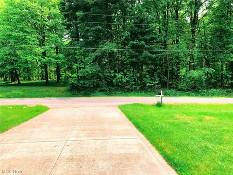 5625 Donna Dr, Ashtabula, OH 44004 photo 4