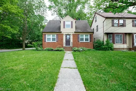 3718 Woodridge Rd, Cleveland Heights, OH 44121
