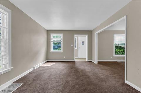 2050 E 228th St, Euclid, OH 44117 photo 4