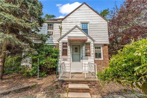 2050 E 228th St, Euclid, OH 44117 photo 1