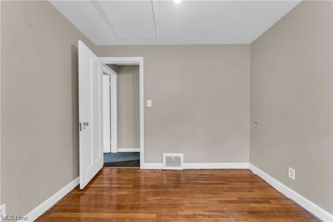 2050 E 228th St, Euclid, OH 44117 photo 17