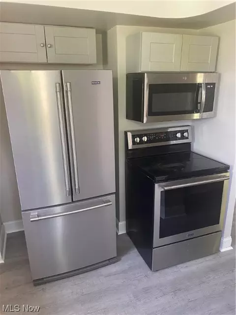264 E 242nd St, Euclid, OH 44123 photo 6