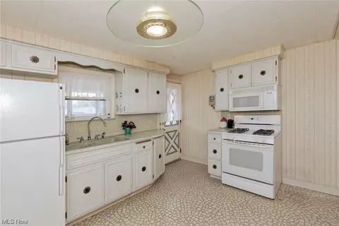 521 E 266 St, Euclid, OH 44132 photo 14
