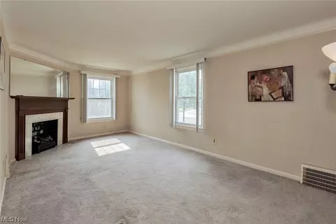 521 E 266 St, Euclid, OH 44132 photo 3