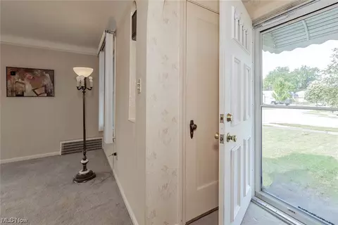521 E 266 St, Euclid, OH 44132 photo 2