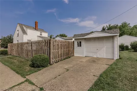 521 E 266 St, Euclid, OH 44132 photo 31