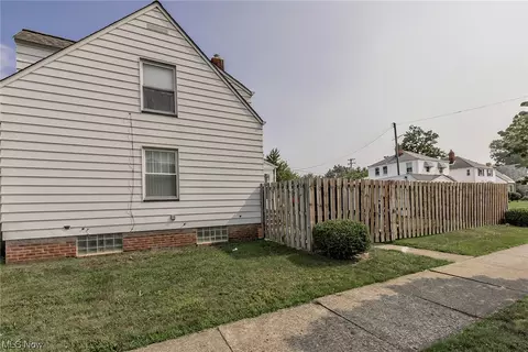 521 E 266 St, Euclid, OH 44132 photo 32