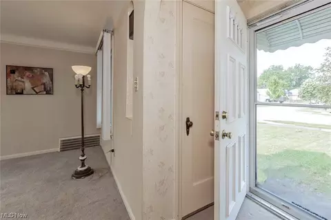 521 E 266 St, Euclid, OH 44132 photo 2