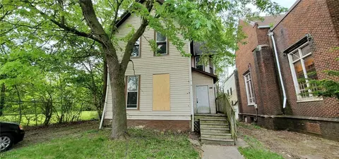 9206 Miles Ave, Cleveland, OH 44105