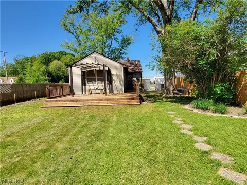 3028 Dickenson Rd, Ashtabula, OH 44004 photo 9