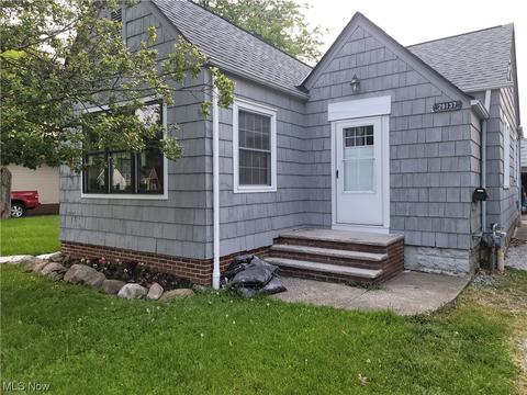 29137 Norman Ave, Wickliffe, OH 44092 photo 2