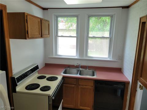 29137 Norman Ave, Wickliffe, OH 44092 photo 4