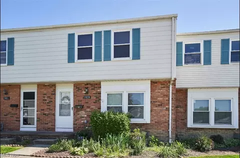 7470 Duke Ct #J-11, Mentor, OH 44060