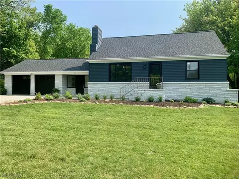 8062 Euclid Chardon Rd, Kirtland, OH 44094