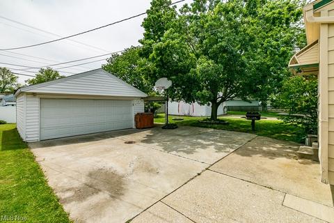 30136 Barjode Rd, Willowick, OH 44095 photo 25
