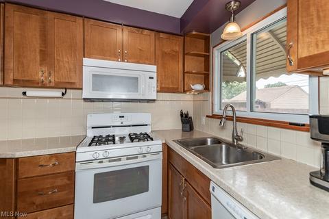30136 Barjode Rd, Willowick, OH 44095 photo 10