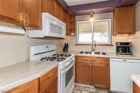 30136 Barjode Rd, Willowick, OH 44095 photo 9