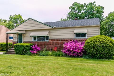 30136 Barjode Rd, Willowick, OH 44095 photo 2