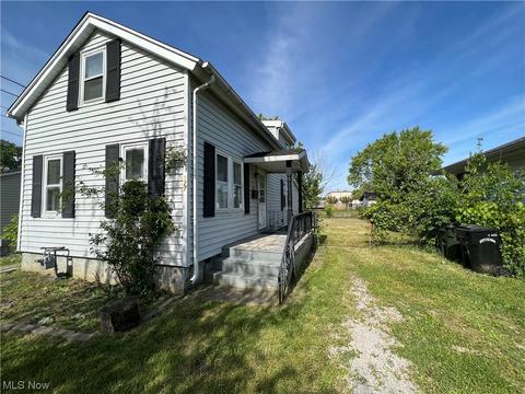 127 Edgewood St, Elyria, OH 44035 photo 2