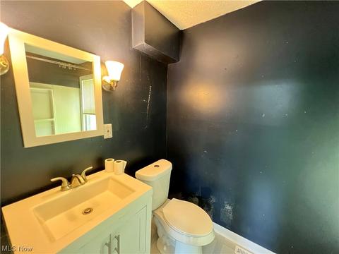 127 Edgewood St, Elyria, OH 44035 photo 6