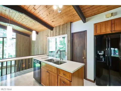 873 Old Spring Rd, Copley, OH 44321 photo 4