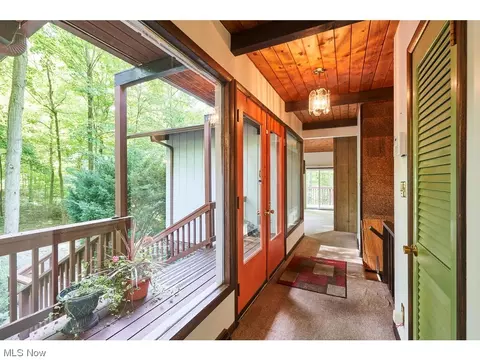 873 Old Spring Rd, Copley, OH 44321 photo 2