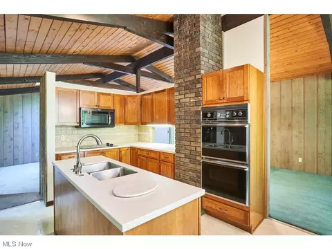 873 Old Spring Rd, Copley, OH 44321 photo 3