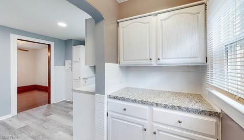 369 E Wilbeth Rd, Akron, OH 44301 photo 10