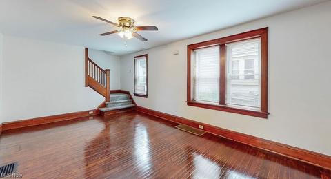 369 E Wilbeth Rd, Akron, OH 44301 photo 5