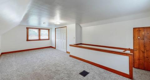 369 E Wilbeth Rd, Akron, OH 44301 photo 16
