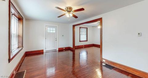 369 E Wilbeth Rd, Akron, OH 44301 photo 4