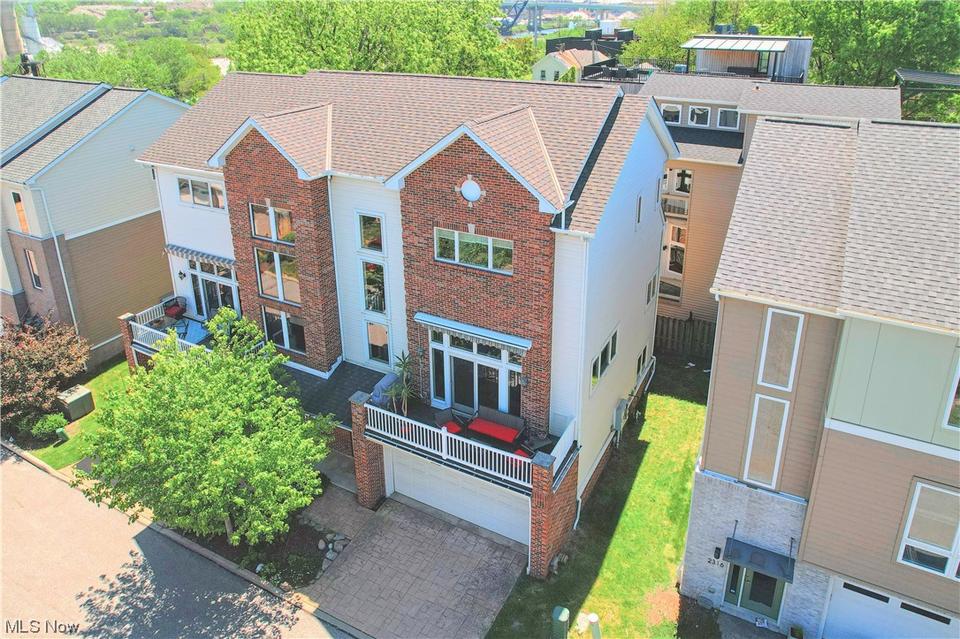 2322 City View Dr, Cleveland, OH 44113 - Movoto