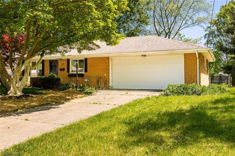 438 High St, Elyria, OH 44035 photo 3