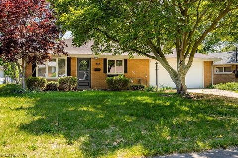 438 High St, Elyria, OH 44035 photo 2